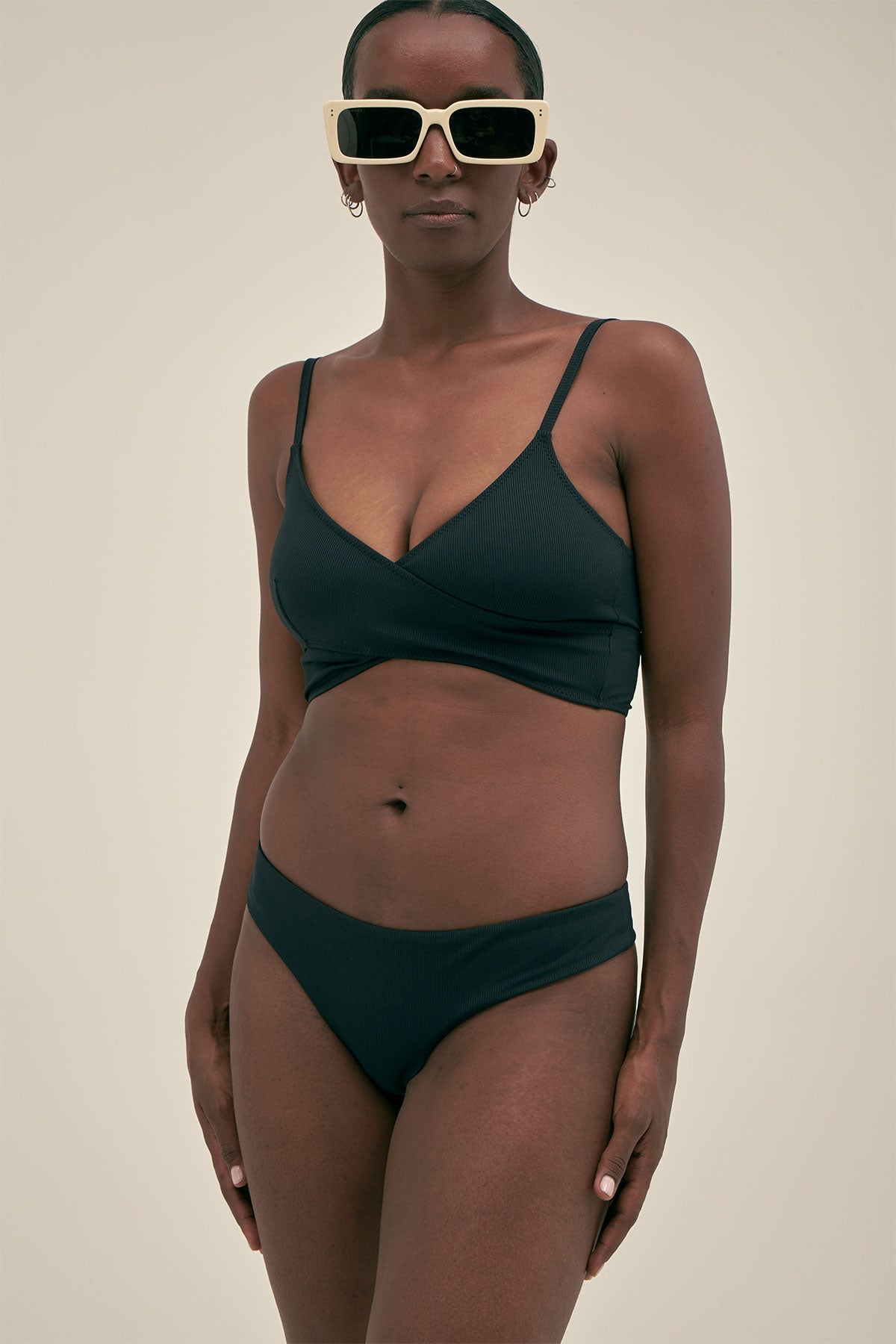 Top Bikini Cruzado Rib Negro - Polonio
